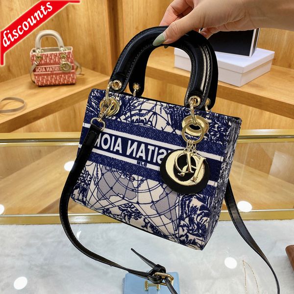 designer bags women's 2022 new fashion temperament printed handbag texture letter one shoulder messenger
designer bags women's 2022 new fashion temperament printed handbag texture letter one shoulder messenger
