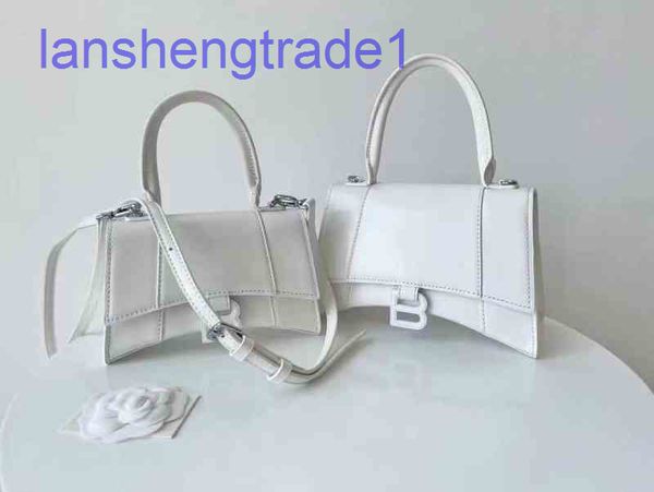 button fashion b letter leather crocodiless hourglass single shoulder portable messenger cowhide women's bag
button fashion b letter leather crocodiless hourglass single shoulder portable messenger cowhide women's bag