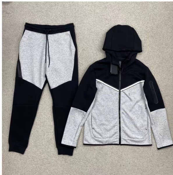 mens designer tracksuit men womens hoodies pants european and american style reflective letters streetwear sportswear couple clothing, Gray
mens designer tracksuit men womens hoodies pants european and american style reflective letters streetwear sportswear couple clothing, Gray