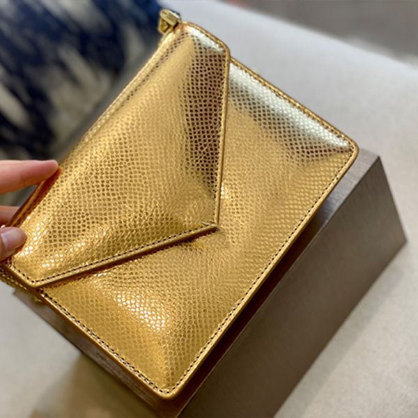 party new style snakehead sucking gold chain bag square envelope bag fashionable flip shoulder dinner bags shine b women's mini clutch
party new style snakehead sucking gold chain bag square envelope bag fashionable flip shoulder dinner bags shine b women's mini clutch