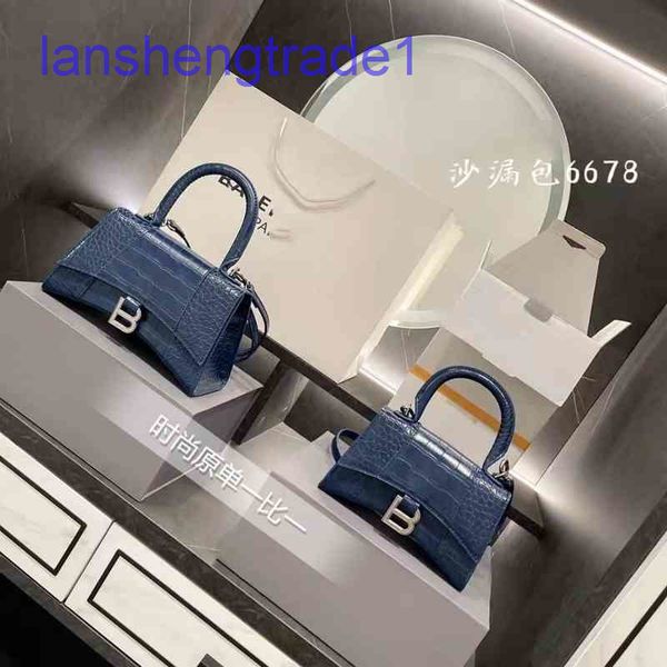 designer balenciga handbags 2022 version leather hourglassb shaped bag crocodiless pattern high sense french minority handbag single
designer balenciga handbags 2022 version leather hourglassb shaped bag crocodiless pattern high sense french minority handbag single