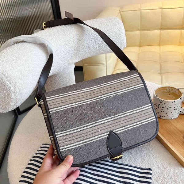 shopping bags designer vintage messenger bags womens shoulder bag luxurious square crossbody lady embroidery handbags 220719
shopping bags designer vintage messenger bags womens shoulder bag luxurious square crossbody lady embroidery handbags 220719