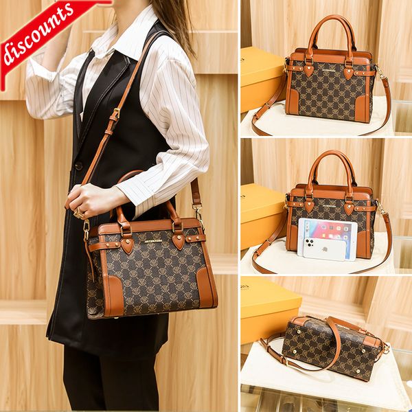 designer bags hong kong 2022 new fashion tote women's summer large capacity single shoulder messenger checkerboard printed
designer bags hong kong 2022 new fashion tote women's summer large capacity single shoulder messenger checkerboard printed