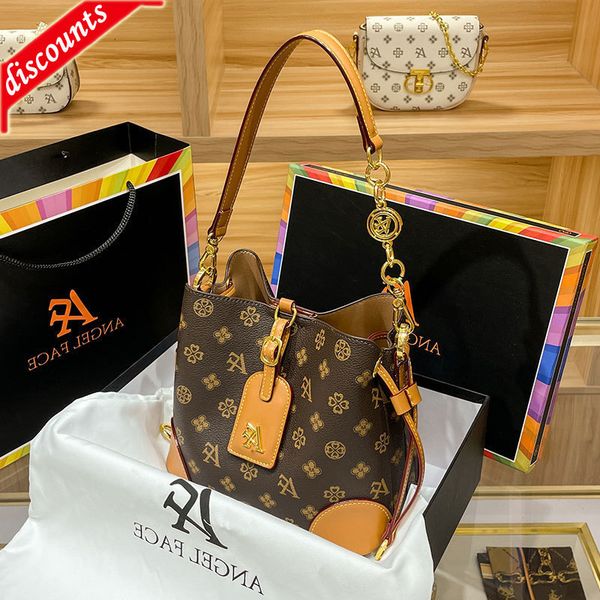 designer bags light luxury women's 2022 new printed high-quality texture handbags fashion single shoulder crossbody small square
designer bags light luxury women's 2022 new printed high-quality texture handbags fashion single shoulder crossbody small square