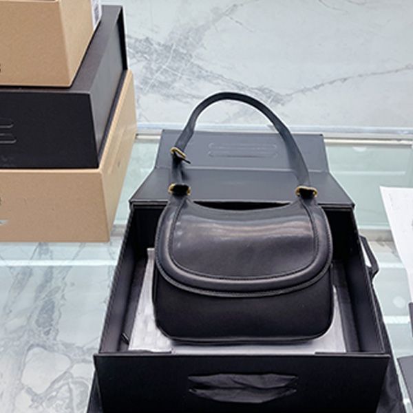 postman bag golden letter black shoulder bags satchel crossbody baguette bags designer women's fashion handbags 23cm
postman bag golden letter black shoulder bags satchel crossbody baguette bags designer women's fashion handbags 23cm