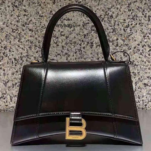 balencaigass hourglass designer bags hourglass women b family women's leather light luxury brand slanting cross portable retro fas198e
balencaigass hourglass designer bags hourglass women b family women's leather light luxury brand slanting cross portable retro fas198e