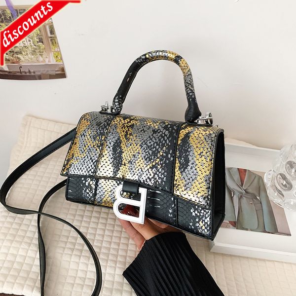 designer bags women's new 2022 fashionable snake pattern single shoulder messenger versatile handbags
designer bags women's new 2022 fashionable snake pattern single shoulder messenger versatile handbags