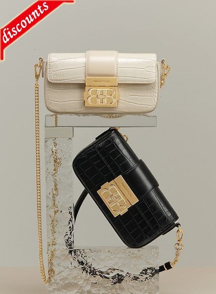 designer bags women's 2022 new harmonica fashion high sense light luxury chain small armpit messenger
designer bags women's 2022 new harmonica fashion high sense light luxury chain small armpit messenger