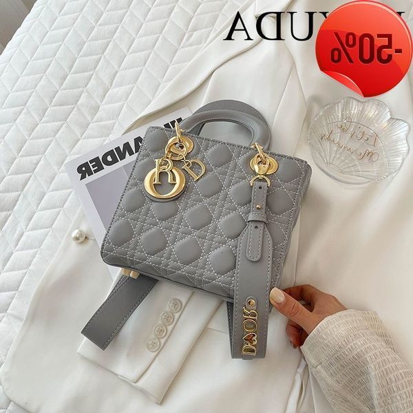 designer 2022 new princs diana french frosted matte fashion summer versatile one shoulder msenger portable women's bag factory direct s
designer 2022 new princs diana french frosted matte fashion summer versatile one shoulder msenger portable women's bag factory direct s