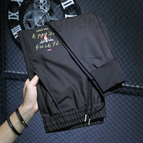 men's shorts designer high end light luxury little bee embroidery pants men's legged casual thin summer black nine point sports mh, White;black
men's shorts designer high end light luxury little bee embroidery pants men's legged casual thin summer black nine point sports mh, White;black