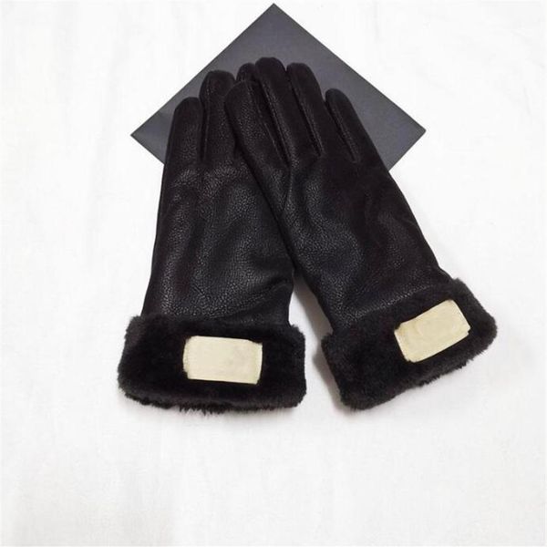 european and american designer brand windproof leather gloves lady touch screen rex rabbit fur mouth winter heat preservation wind styl330y, Blue;gray
european and american designer brand windproof leather gloves lady touch screen rex rabbit fur mouth winter heat preservation wind styl330y, Blue;gray