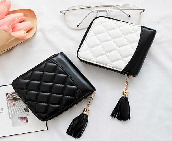 2021 new style wallet women short retro embroidery thread tassel lingge black and white contrast color korean ladies coin purse, Red;black
2021 new style wallet women short retro embroidery thread tassel lingge black and white contrast color korean ladies coin purse, Red;black