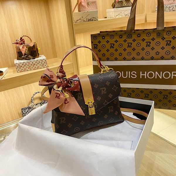 new trend women square bag single shoulder fashion diagonal slung leisure portable versatile women handbags vintage designer
new trend women square bag single shoulder fashion diagonal slung leisure portable versatile women handbags vintage designer
