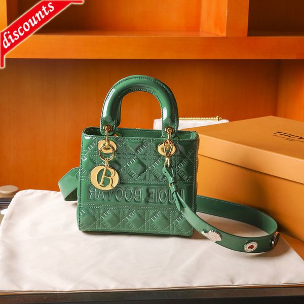 designer bags in the summer and autumn of 2022 new guangzhou live broadcast goods princess diana women's fashion lingge single shoulder
designer bags in the summer and autumn of 2022 new guangzhou live broadcast goods princess diana women's fashion lingge single shoulder