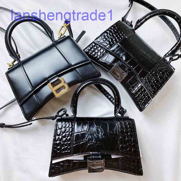 balenciga handbags designer 2022 fashion hourglass bag b home high version leather women's single shoulder diagonal cross crocodile
balenciga handbags designer 2022 fashion hourglass bag b home high version leather women's single shoulder diagonal cross crocodile