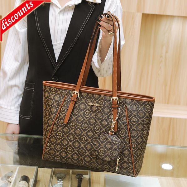 designer bags hong kong counter leather tote women's large capacity single shoulder crossbody portable commuter new autumn and winter 2
designer bags hong kong counter leather tote women's large capacity single shoulder crossbody portable commuter new autumn and winter 2