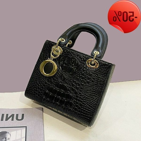 designer the 2022 new alligator pattern princs diana is fashionable niche high-value high-class versatile one shoulder crossbody handbag fac
designer the 2022 new alligator pattern princs diana is fashionable niche high-value high-class versatile one shoulder crossbody handbag fac