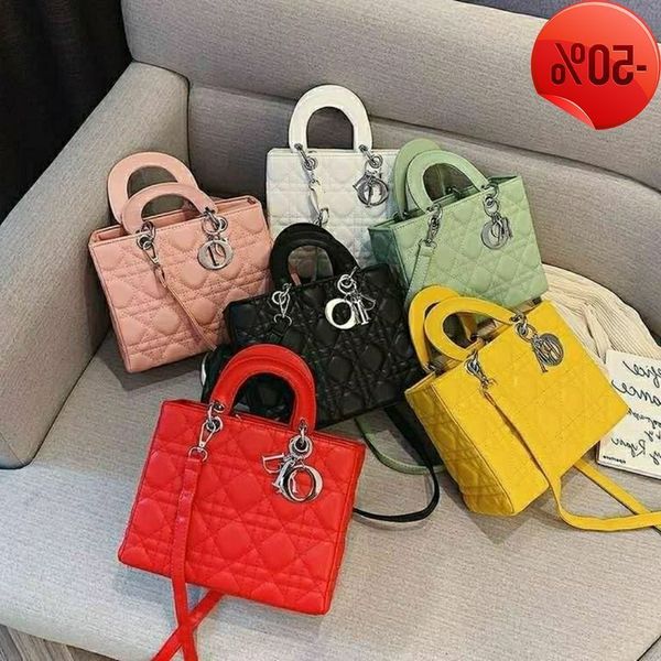 designer bag women's 2022 lingge bag star diana one shoulder portable soft surface versatile high-quality texture popular online factor
designer bag women's 2022 lingge bag star diana one shoulder portable soft surface versatile high-quality texture popular online factor