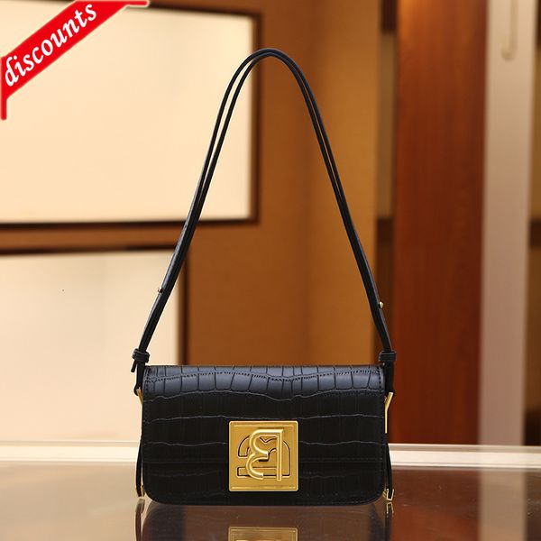designer bags crocodile pattern small square single shoulder crossbody women's 2022 new fashion niche temperament trend
designer bags crocodile pattern small square single shoulder crossbody women's 2022 new fashion niche temperament trend