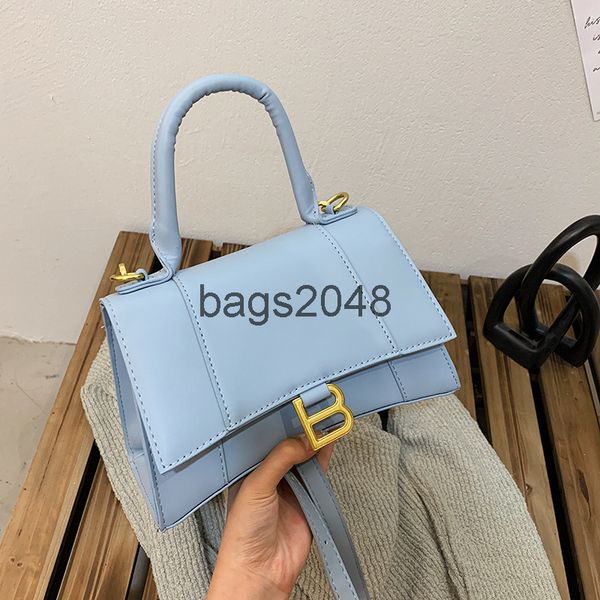 evening bags fashion womens blog ah hourglass handbag personality trend b-shaped small square foreign temperament one shoulder messenger bag
evening bags fashion womens blog ah hourglass handbag personality trend b-shaped small square foreign temperament one shoulder messenger bag