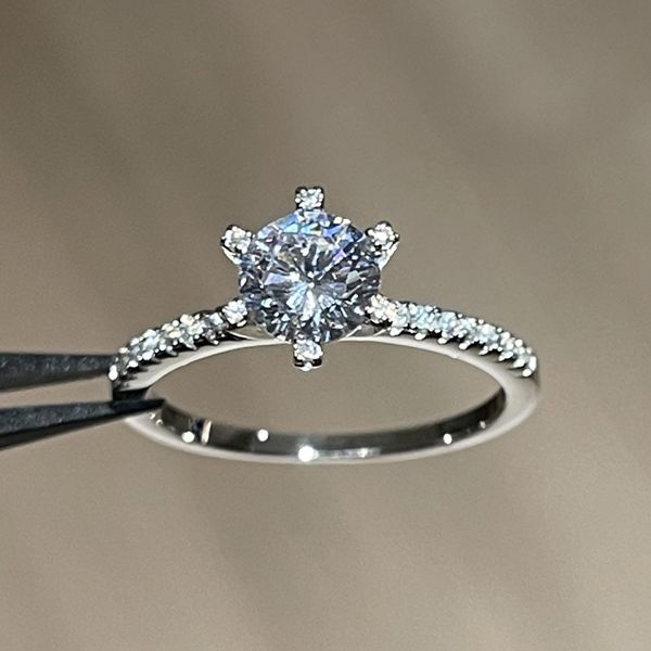 new genuine solid 925 silver 1 ct 6mm zirconia rings engagement wedding band romantic fashion jewelry gift for women r615, Slivery;golden
new genuine solid 925 silver 1 ct 6mm zirconia rings engagement wedding band romantic fashion jewelry gift for women r615, Slivery;golden