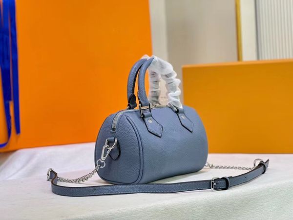 3a designer shoulder tote bag designer boston 20 totes crossbody bags women small embossing genuine leather silvery chain pillow cross body
3a designer shoulder tote bag designer boston 20 totes crossbody bags women small embossing genuine leather silvery chain pillow cross body