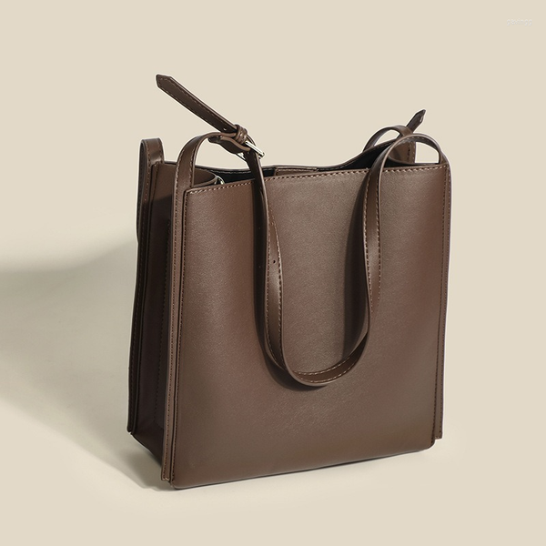 shoulder bags 2022 one-shoulder women's bag fashion korean version niche design armpit
shoulder bags 2022 one-shoulder women's bag fashion korean version niche design armpit