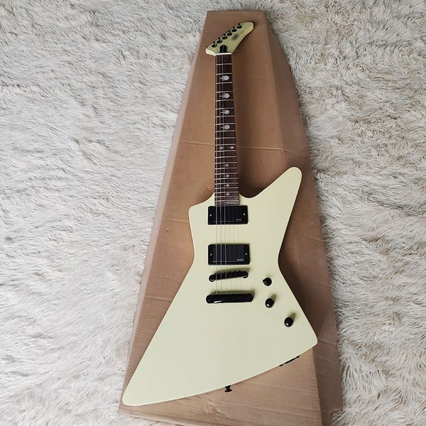 classic shaped electric guitar made by a professional team selected solid wood good sound delivery to home.
classic shaped electric guitar made by a professional team selected solid wood good sound delivery to home.