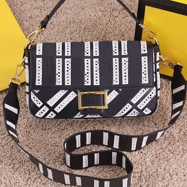hollow out designer baguette bag embroidery flap crossbody shoulder bags purse women handbags canvas genuine leather fashion letter buckle p
hollow out designer baguette bag embroidery flap crossbody shoulder bags purse women handbags canvas genuine leather fashion letter buckle p