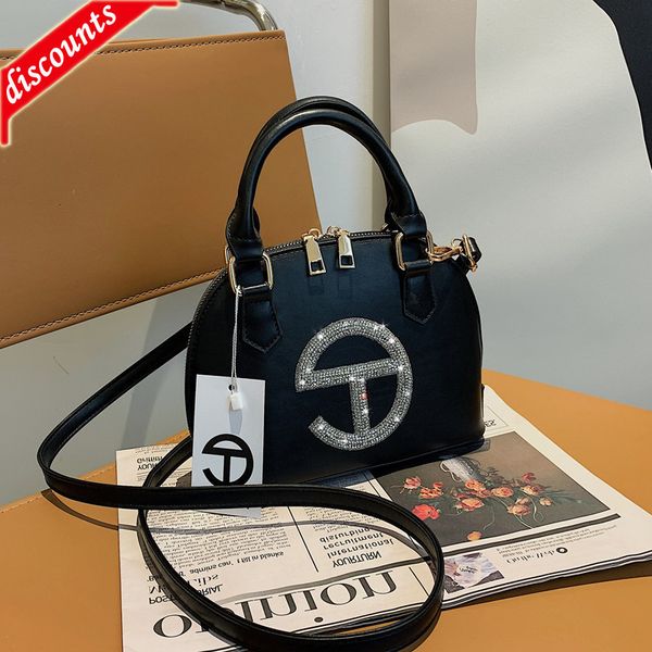 designer bags portable small women's 2022 new fashion diamond inlaid with shell korean version single shoulder diagonal
designer bags portable small women's 2022 new fashion diamond inlaid with shell korean version single shoulder diagonal