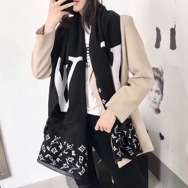 2022 luxury scarf cashmere fashion 5 colors pashmina winter warm brand letter logo shawl classic jacquard ring gift with box, Blue;gray
2022 luxury scarf cashmere fashion 5 colors pashmina winter warm brand letter logo shawl classic jacquard ring gift with box, Blue;gray