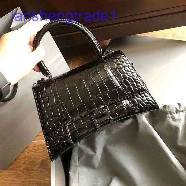bag designer balenciga 2022 fashion b family high version women's crocodile hourglass leather one shoulder slant cross handbag
bag designer balenciga 2022 fashion b family high version women's crocodile hourglass leather one shoulder slant cross handbag