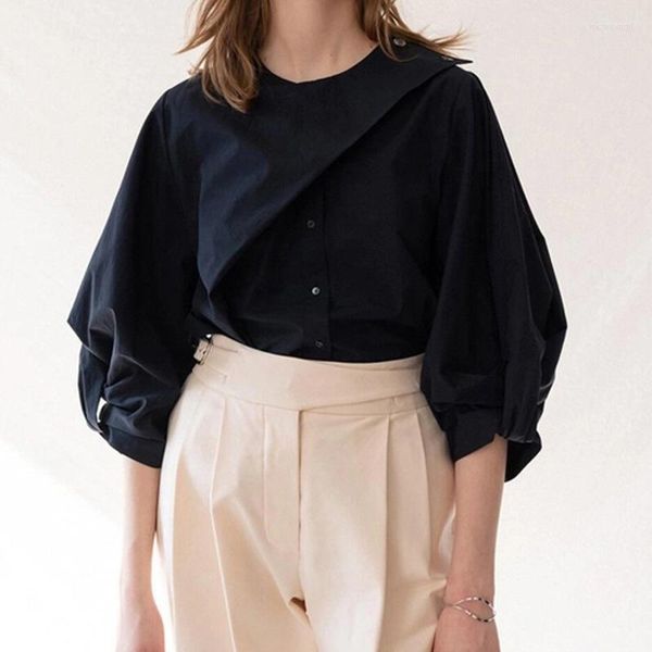 women's blouses cotton women shirt 2022 spring and summer irregular loose sleeve black white round neck blouse 
women's blouses cotton women shirt 2022 spring and summer irregular loose sleeve black white round neck blouse