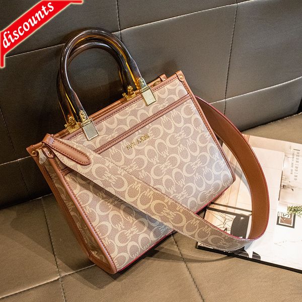 designer bags gu shu handbag 2022 autumn winter new middle-aged women's tote fashion large capacity diagonal cross mother
designer bags gu shu handbag 2022 autumn winter new middle-aged women's tote fashion large capacity diagonal cross mother