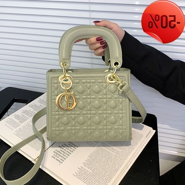 designer 2022 fashionable and versatile leisure network popular girl diana hand single shoulder cross bag super factory direct sale
designer 2022 fashionable and versatile leisure network popular girl diana hand single shoulder cross bag super factory direct sale