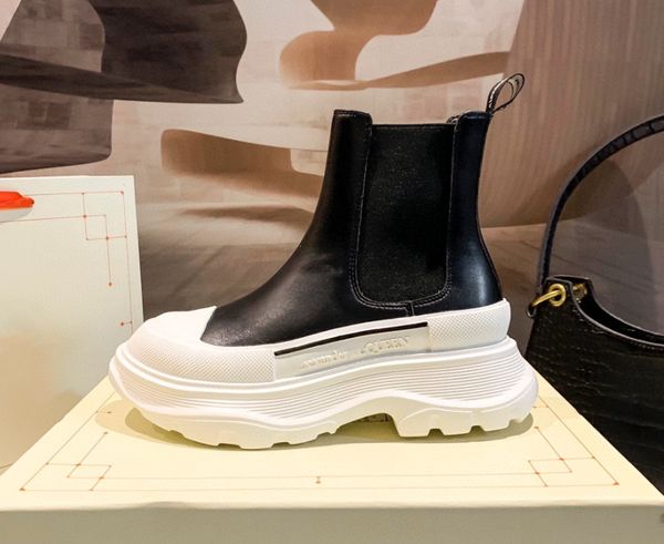 new ankle boots for women thick bottom round toe genuine leather boots black white all-match botas feminina platform shoes
new ankle boots for women thick bottom round toe genuine leather boots black white all-match botas feminina platform shoes