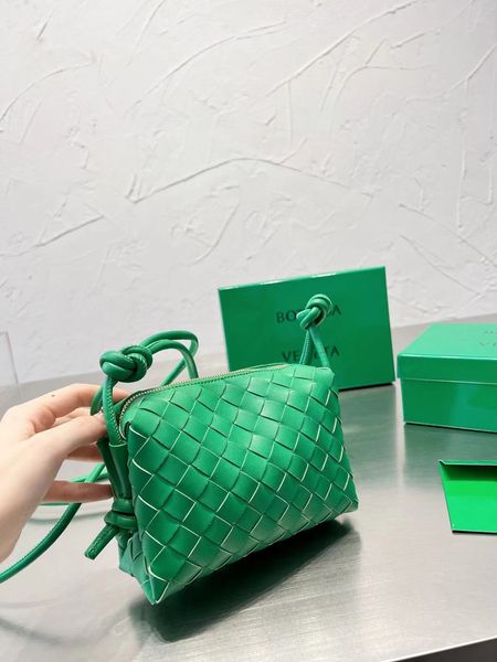 2022 new women designer tote bag handbag the totes bag shoulder phone crossbody mini small square leather hand-woven backpack fall winter gr
2022 new women designer tote bag handbag the totes bag shoulder phone crossbody mini small square leather hand-woven backpack fall winter gr