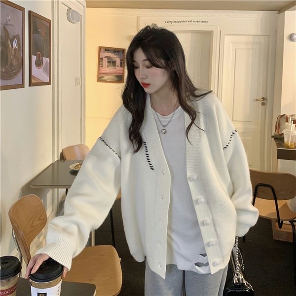 7101 white sweater cardigan jacket women's korean version of casual loose lazy wind outside wearing a knitwear, White;black
7101 white sweater cardigan jacket women's korean version of casual loose lazy wind outside wearing a knitwear, White;black