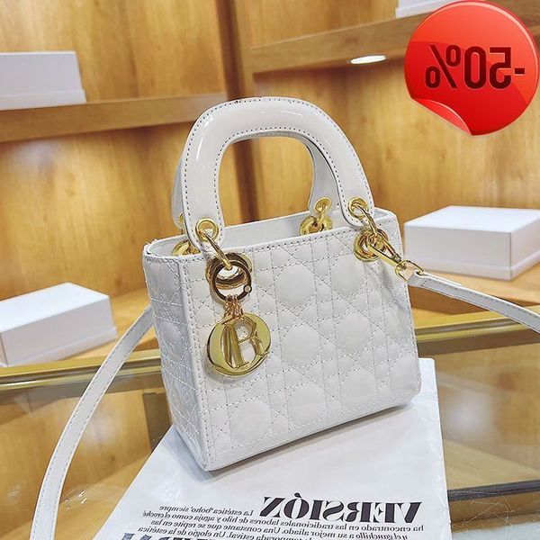designer bag celebrity style bright leather princs diana bags women's 2022 new style fashionable and versatile commuter single factory
designer bag celebrity style bright leather princs diana bags women's 2022 new style fashionable and versatile commuter single factory