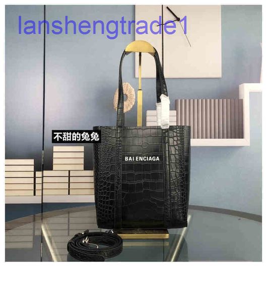designer balenciga handbags home paris 2022 solid color crocodiless letter bucket shopping bag large capacity single shoulder diagonal span
designer balenciga handbags home paris 2022 solid color crocodiless letter bucket shopping bag large capacity single shoulder diagonal span
