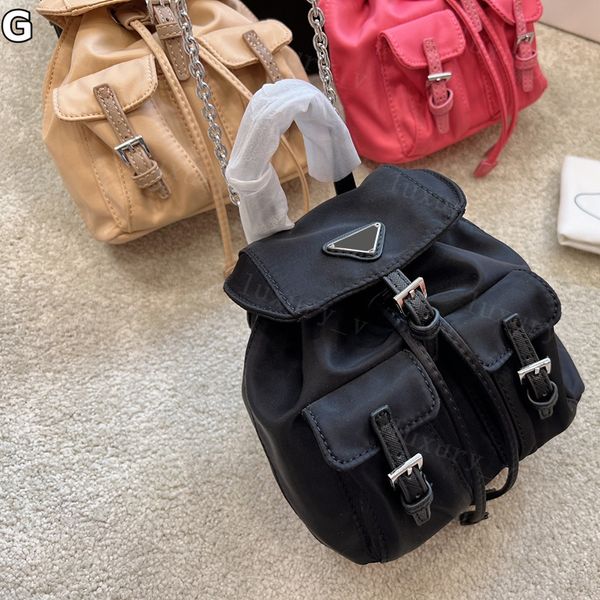 designer nylon backpack women shoulder bags classic men bags black back pack triangle metal zipper multi pockets schoolbag
designer nylon backpack women shoulder bags classic men bags black back pack triangle metal zipper multi pockets schoolbag