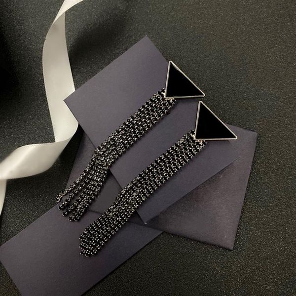 2021 designer charm fashion tassel stud earrings simple european and american trendy letter earring women jewelry for party gift310i, Golden;silver
2021 designer charm fashion tassel stud earrings simple european and american trendy letter earring women jewelry for party gift310i, Golden;silver