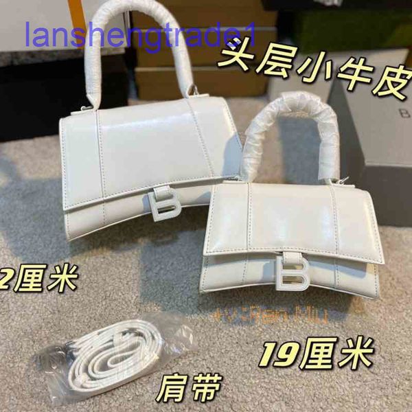 2022 hourglass balenciga b home high version leather women's one shoulder cross alligator bag
2022 hourglass balenciga b home high version leather women's one shoulder cross alligator bag
