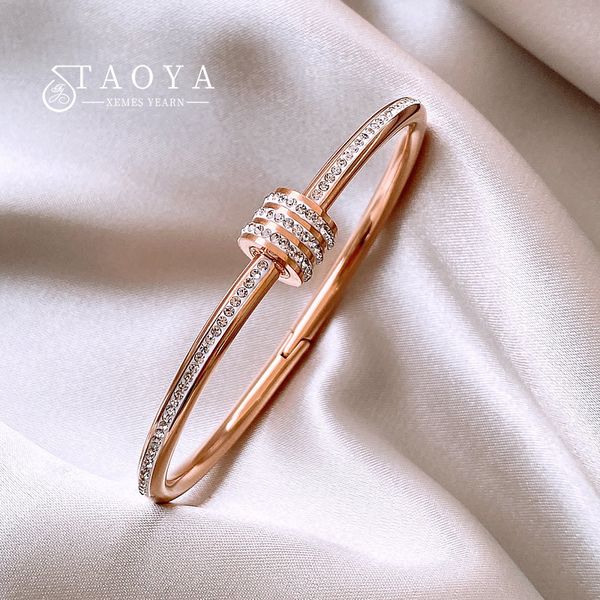 2022 new party women's luxury exquisite zircon waist stainless steel rose gold color charm bracelets girls' premium jewelry gift, Golden;silver
2022 new party women's luxury exquisite zircon waist stainless steel rose gold color charm bracelets girls' premium jewelry gift, Golden;silver