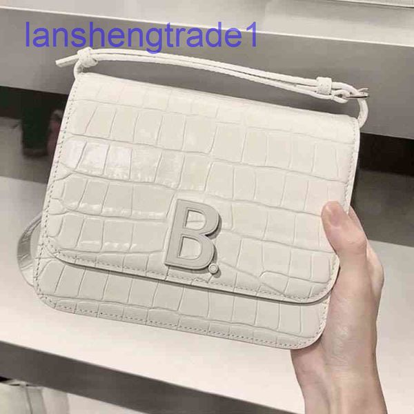 leather alligator pink beancurd one shoulder cross small square bag female b family letter summer versatile
leather alligator pink beancurd one shoulder cross small square bag female b family letter summer versatile
