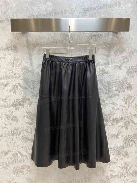 skirt dress for women fashion brand classic triangle leather skirts dresses autumn and winter dress luxury designer womens clothing, Black;gray
skirt dress for women fashion brand classic triangle leather skirts dresses autumn and winter dress luxury designer womens clothing, Black;gray