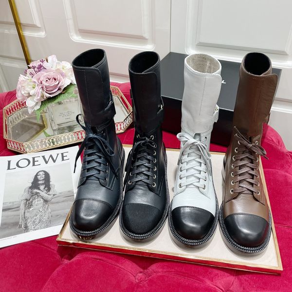 autumn/winter 2022 round toe ankle boots with leather lacing at athleisure & athflow, Black
autumn/winter 2022 round toe ankle boots with leather lacing at athleisure & athflow, Black