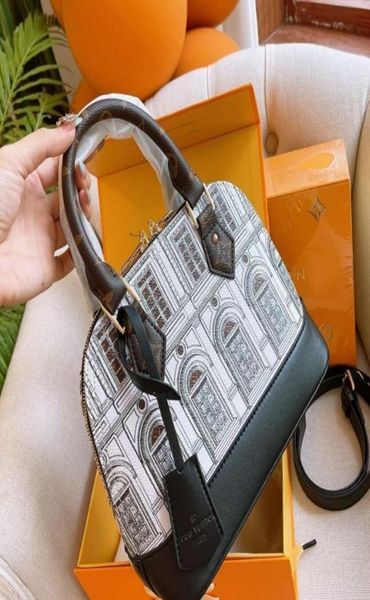latest limited edition women messenger bag luxury brand palace graffiti letters mini ladies shell bags designer female zipper hand
latest limited edition women messenger bag luxury brand palace graffiti letters mini ladies shell bags designer female zipper hand