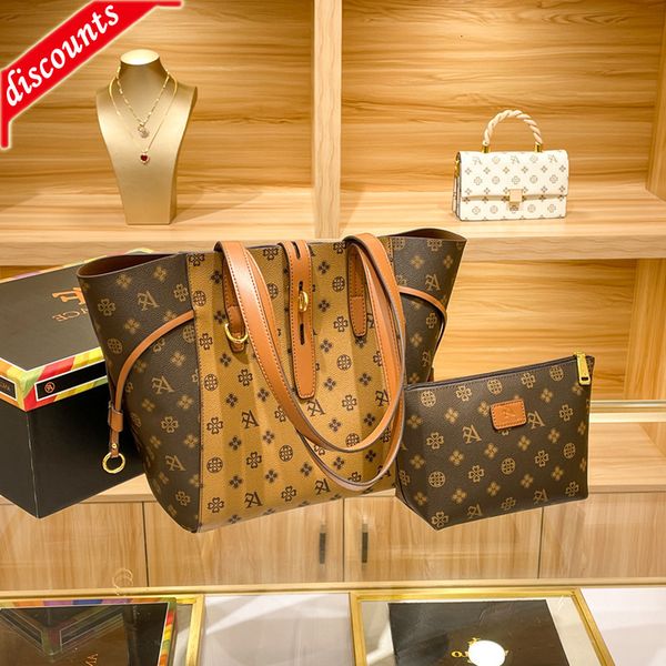 designer bags single shoulder mother light luxury women's 2022 new print high-quality texture fashion messenger small square
designer bags single shoulder mother light luxury women's 2022 new print high-quality texture fashion messenger small square