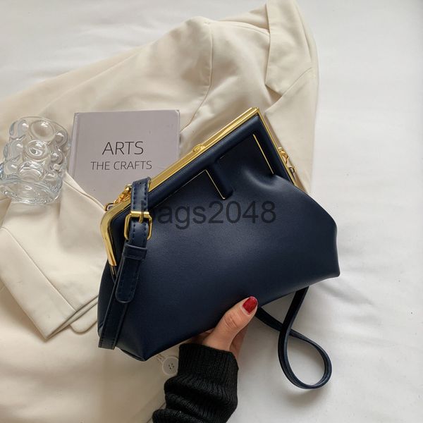evening bags womens fashion handbag 2022 new style single shoulder bag simple messenger this year's popular metal clip bag
evening bags womens fashion handbag 2022 new style single shoulder bag simple messenger this year's popular metal clip bag